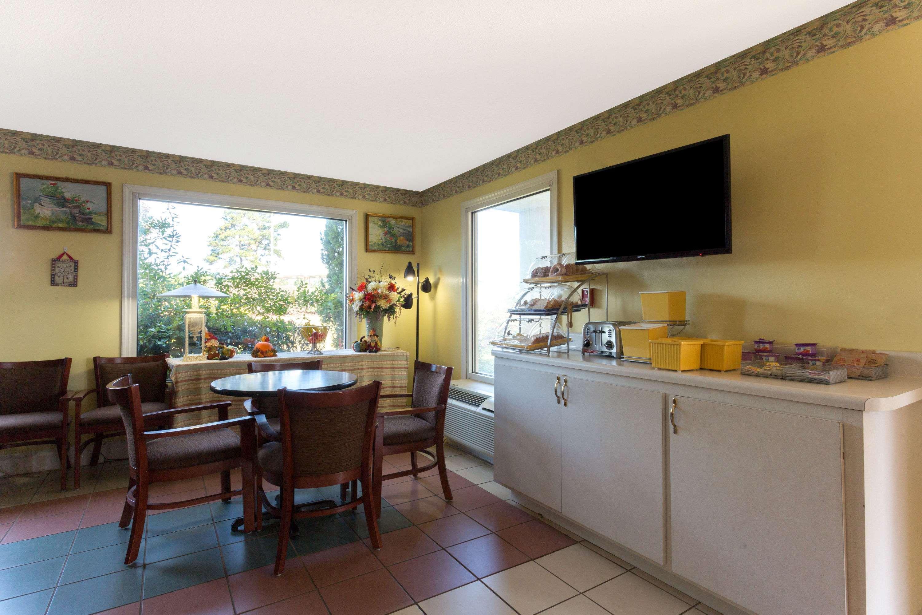 Days Inn Lamont/Монтиселло Экстерьер фото