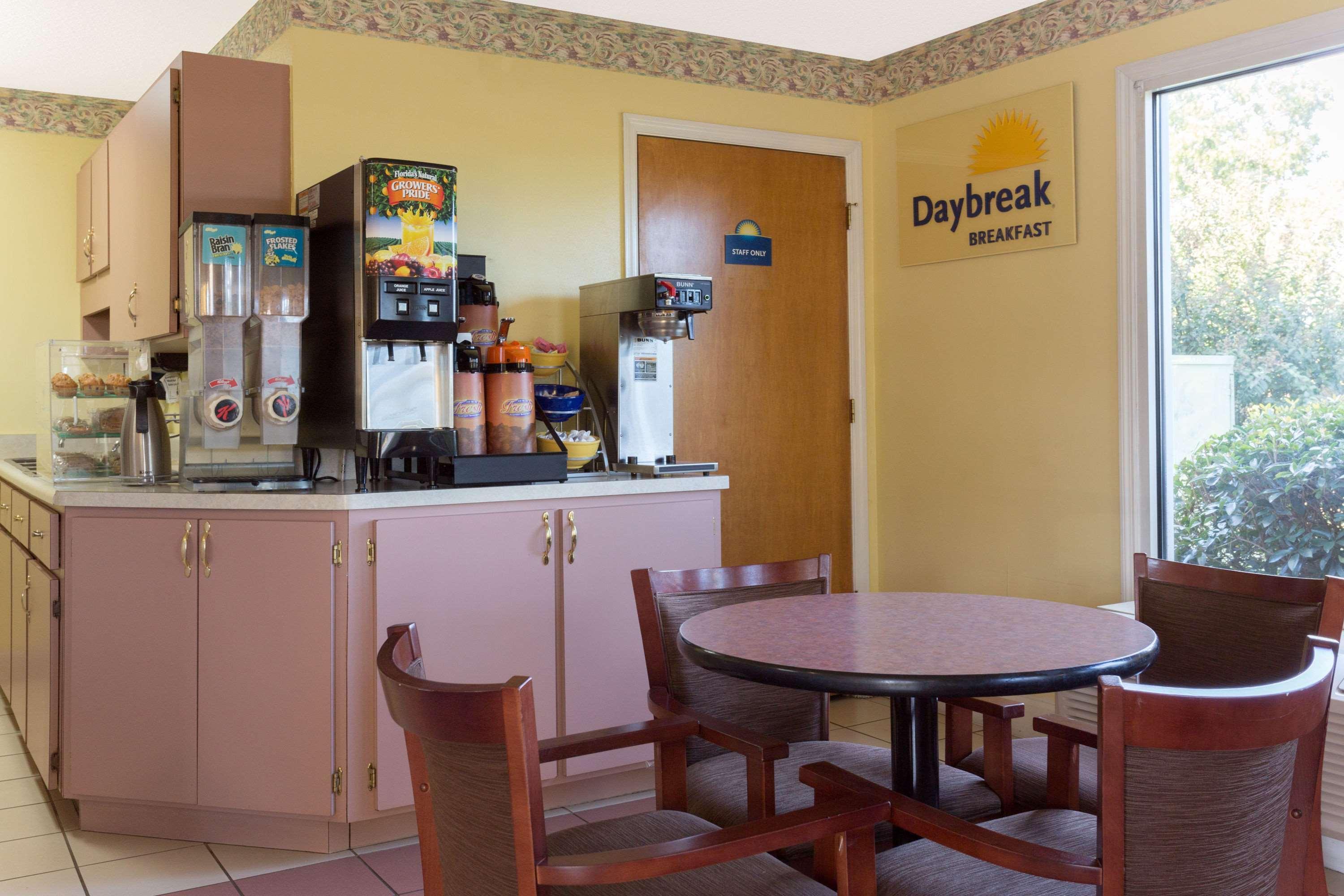 Days Inn Lamont/Монтиселло Экстерьер фото
