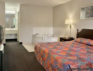 Days Inn Lamont/Монтиселло Номер фото